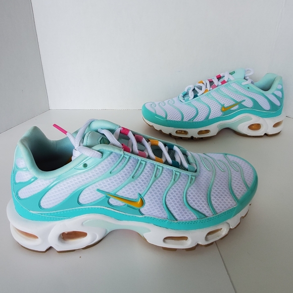 nike air max plus teal